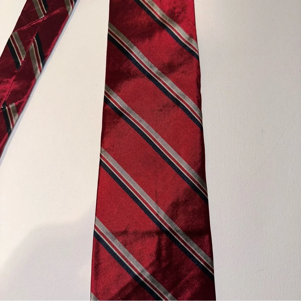 VINTAGE AUTHENTIC CHRISTIAN DIOR MENS TIE